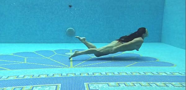  Sazan Cheharda on and underwater naked swimming